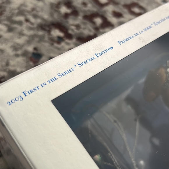 Holiday Visions Reina de las Nieves Barbie 2003 - Picture 6 of 7